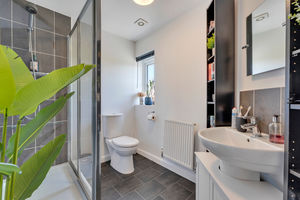 En-Suite- click for photo gallery